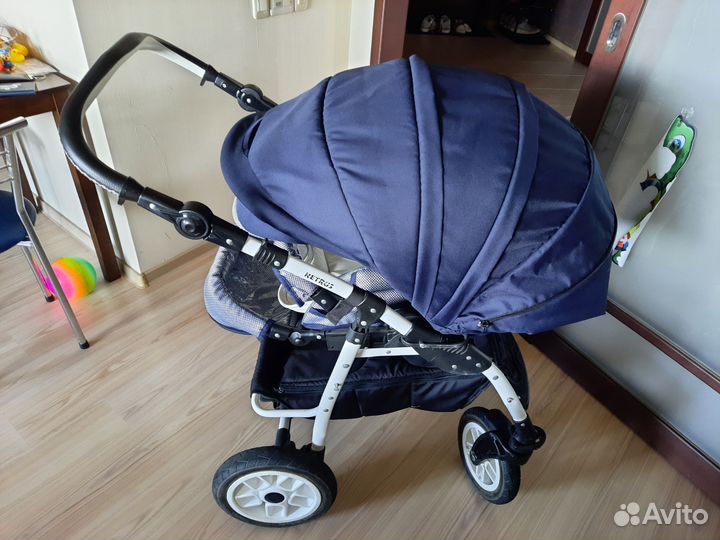 Коляска 2 в 1 Retrus Futuro Lux