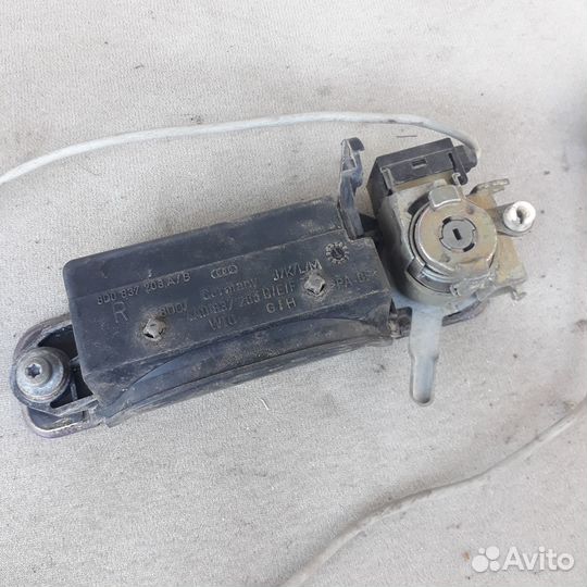 Ручка двери пер. прав наружная без ключа Ауди А4Б5