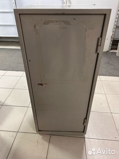 Сейф металлический