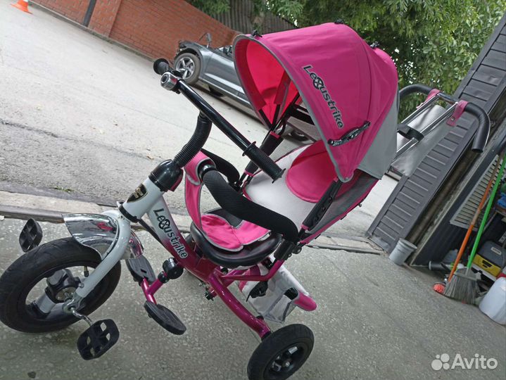 Детский велосипед с ручкой