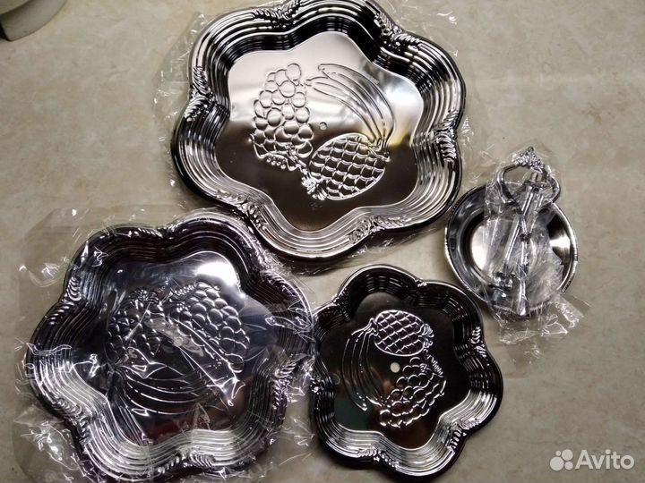 Подставка новая металлическая для фруктов,конфет