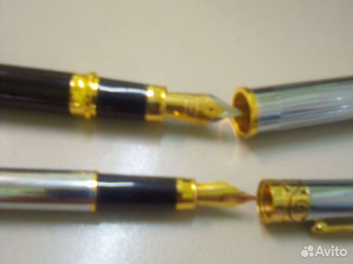 Перьевая ручка и шариковая