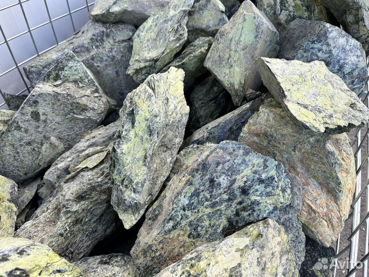 Бутовый камень Змеевик фр. 200-400