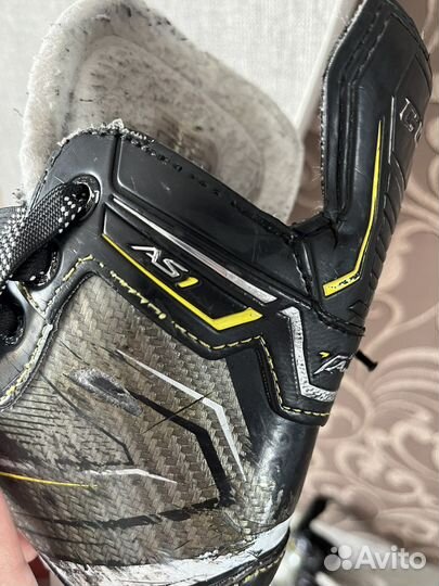 Коньки хоккейные