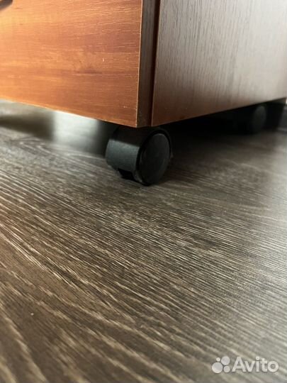 Тумба офисная/прикроватная выкатная на колесиках