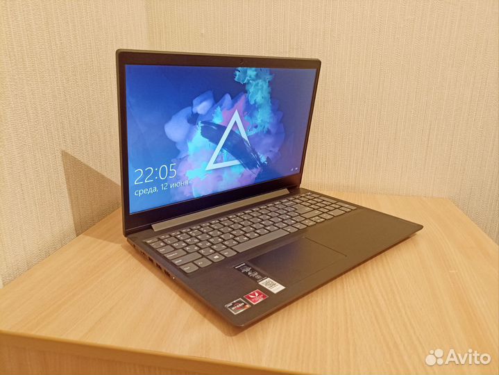Lenovo 15.6 FHD/2021/Ryzen 3 3200U/8/256/Vega3 2Gb