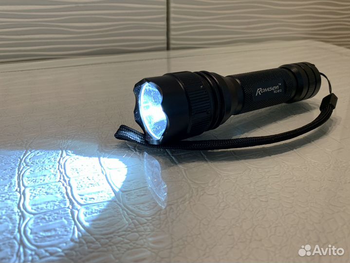 Фонарик Romisen RC-B12 с комплектом