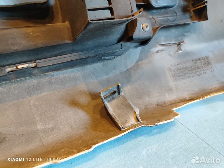 Бампер передний Suzuki Wagon R