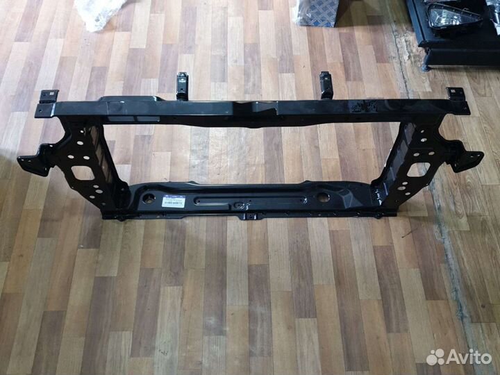 Телевизор (супорт радиатора) hyundai solaris 2017