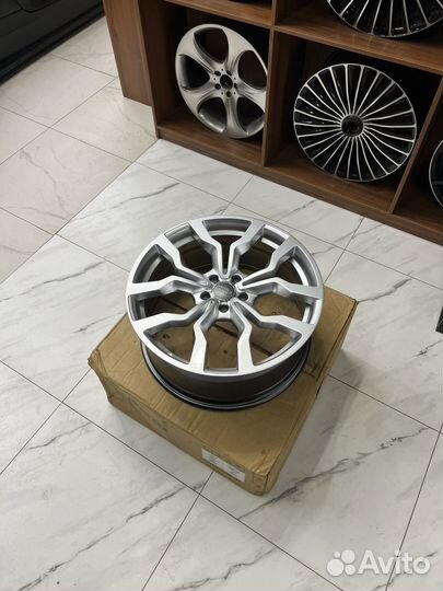 Диски новые r20 Audi R8 5x112