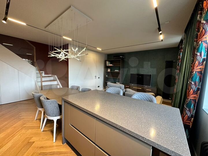 4-к. квартира, 95 м², 5/6 эт.