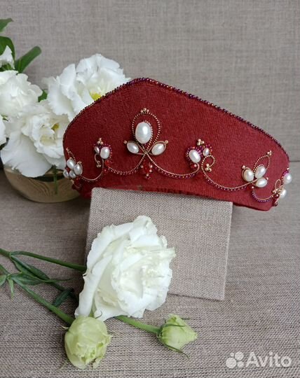 Кокошник ручной работы