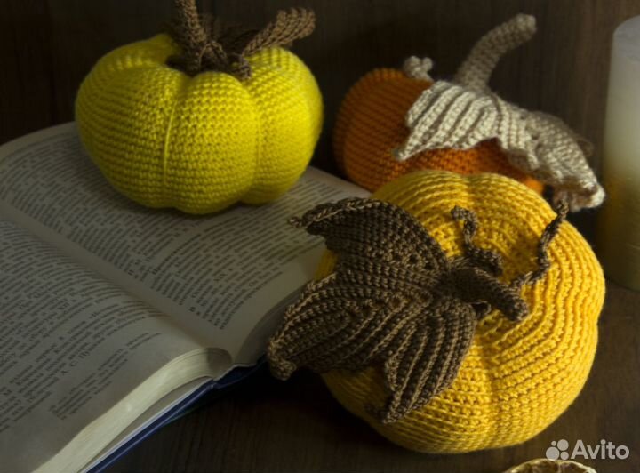 Вязаные тыквы для декора и игр