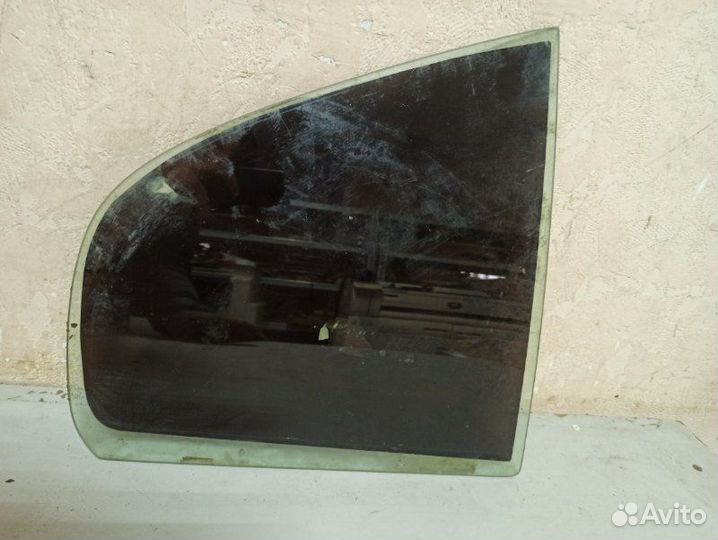 Форточка двери задняя правая Skoda Octavia A4