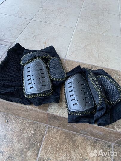 Продам защиту для роликов