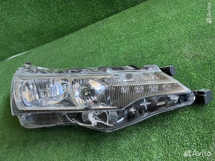 Фара правая toyota corolla 180