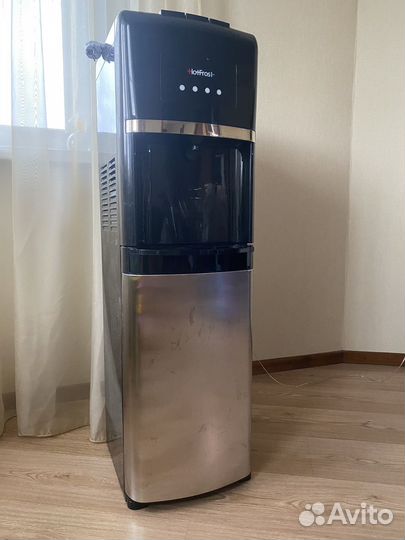 Кулер для воды напольный HotFrost
