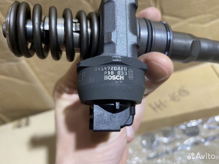 Насос форсунка V10 TDI VAG 07Z130073H Новая