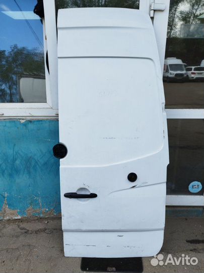Дверь задняя правая Mercedes Sprinter W906 OM646