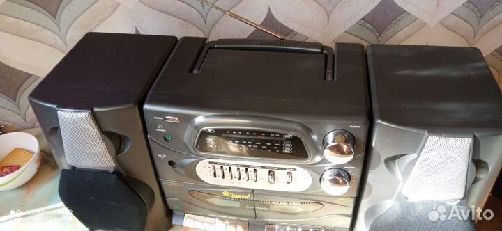 Кассетный магнитофон