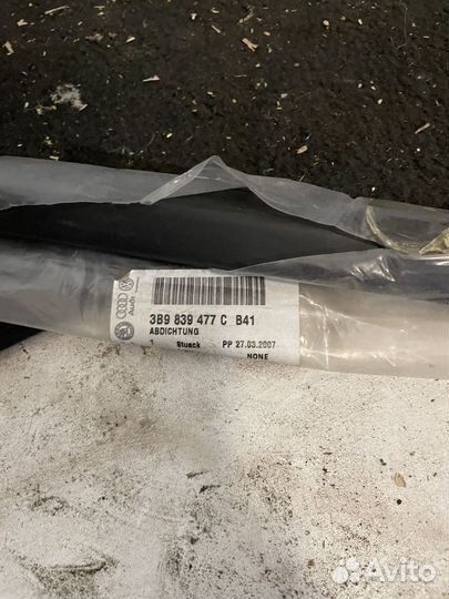 Уплотнитель стекла задней двери Volkswagen Passat