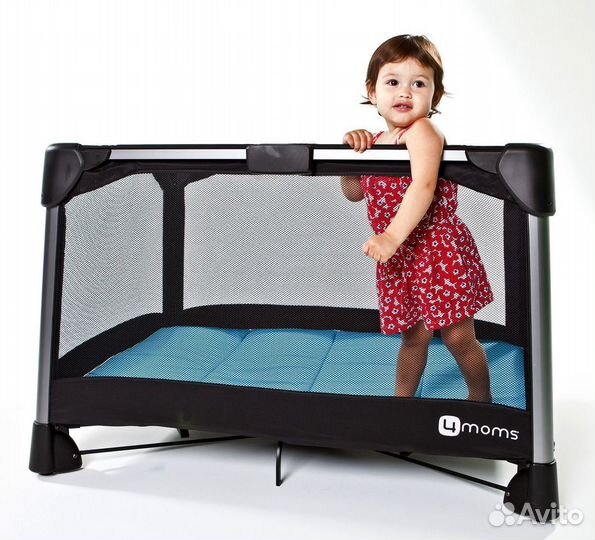 Кровать-манеж, пеленальный столик