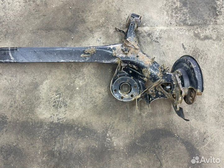 Балка поперечная задняя Toyota Corolla ZRE151L