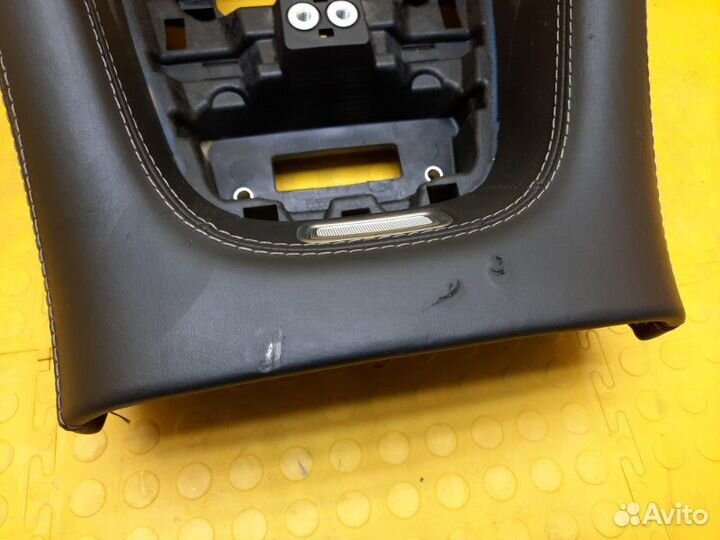 Б/У центральная консоль Состояние на фото, есть