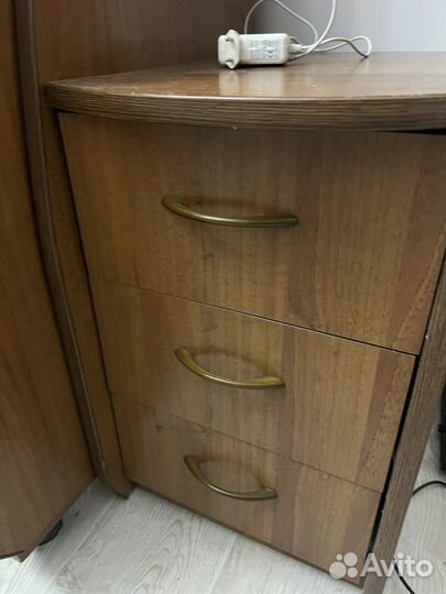 Письменный стол для школьника