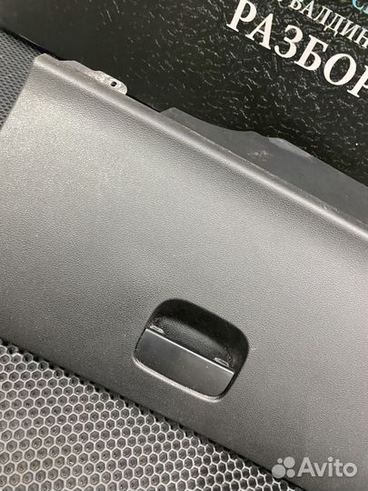 Бардачок Peugeot 408