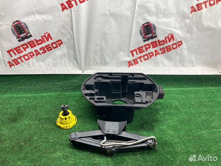 Ящик для инструментов Citroen C4 хэтчбек 1.6 2010