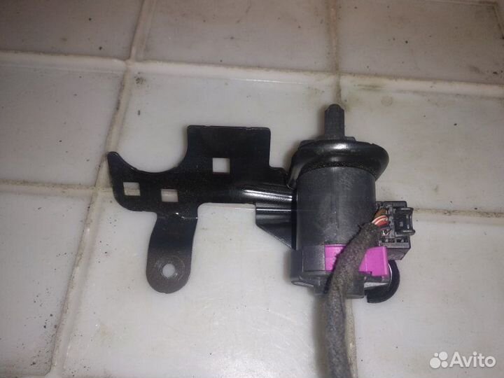 Датчик стояночного тормоза Audi A6 C6 caha 2010