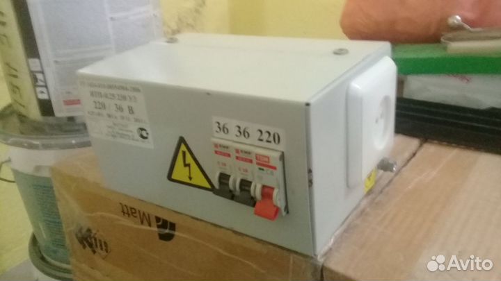 Стабилизатор напряжения настенный