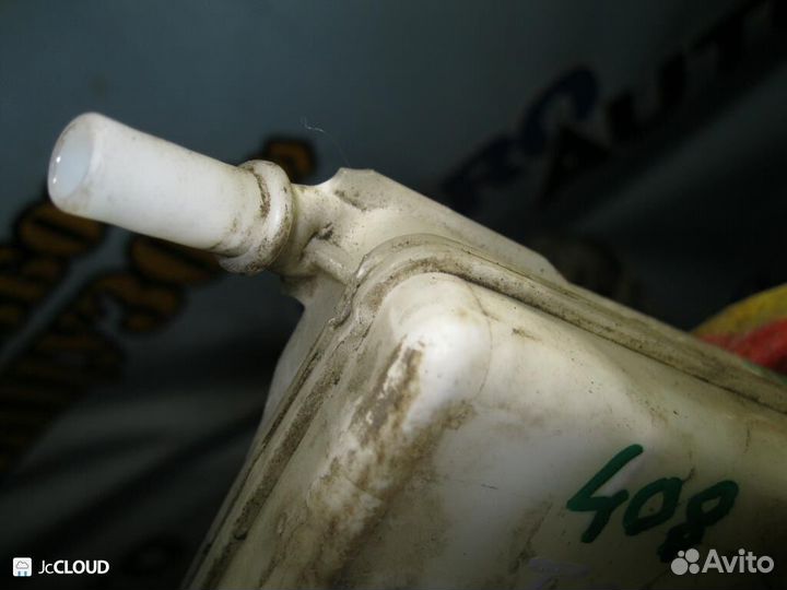 Бачок для тормозной жидкости на peugeot 408 Sedan