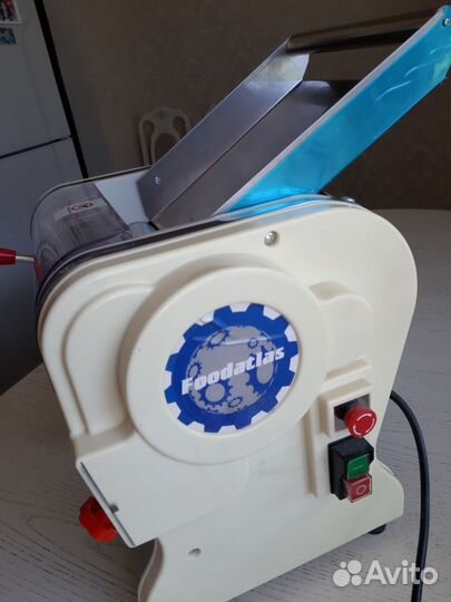 Тестораскаточная машина электрическая