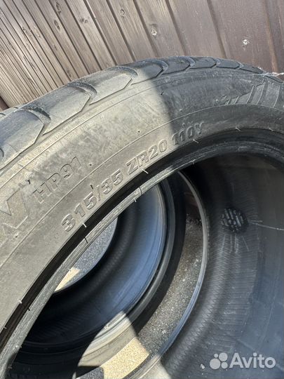 Kumho Grugen Premium 275/40 R20 и 315/35 R20