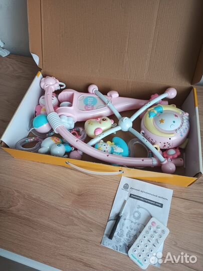 Мобиль на кроватку (розовый)