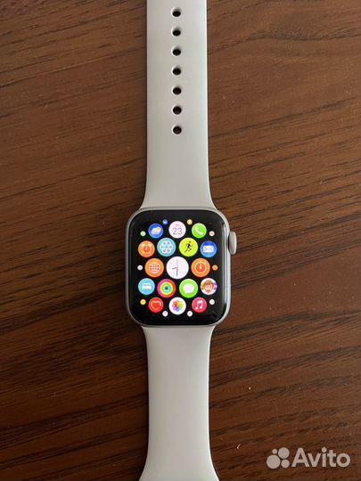 Часы apple watch se 40 mm