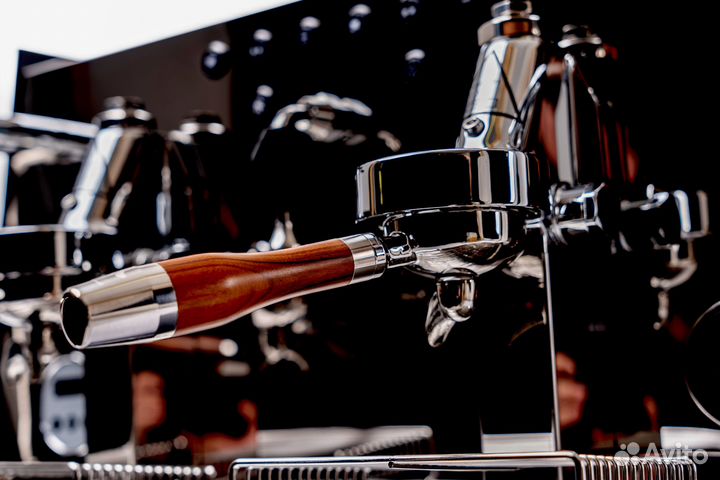 Профессиональная рожковая кофемашина Estremo East