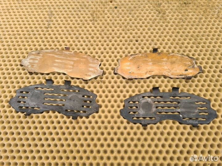 Противоскрипные пластины переднее Infiniti M25 M37