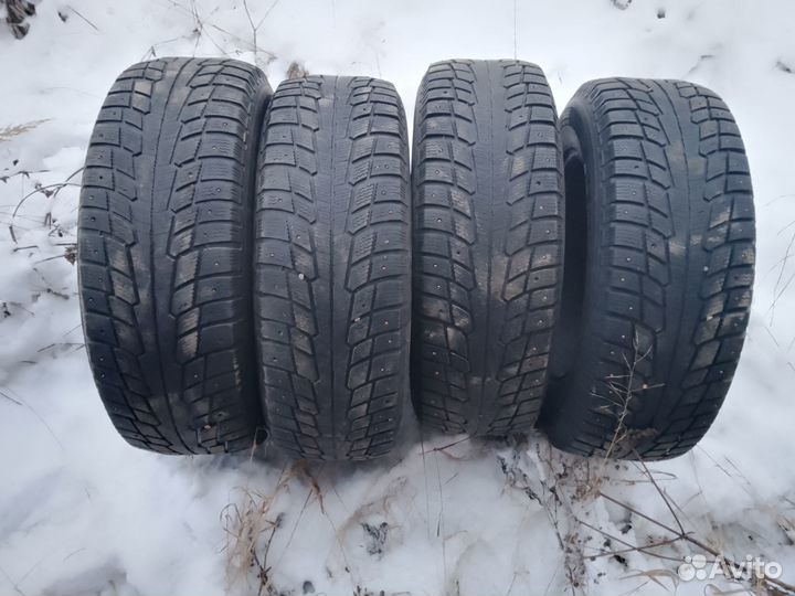 Michelin X-Ice North 235/65 R17