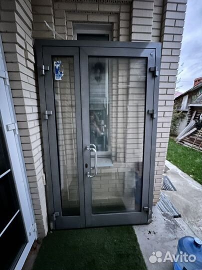 Дверь двухстворчитая металлическая