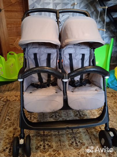 Прогулочная коляска для двойни или погодок