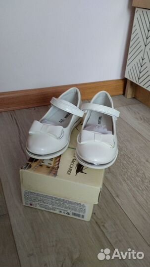 Туфли для девочки 30 размер новые