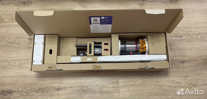 Пылесос Dyson V15 Detect Absolute. 6 насадок