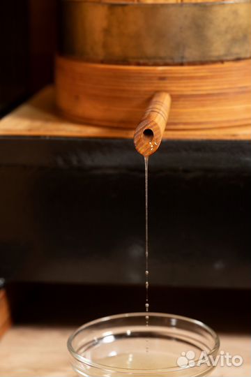 Сыродавленное масло настоящее из бочонка