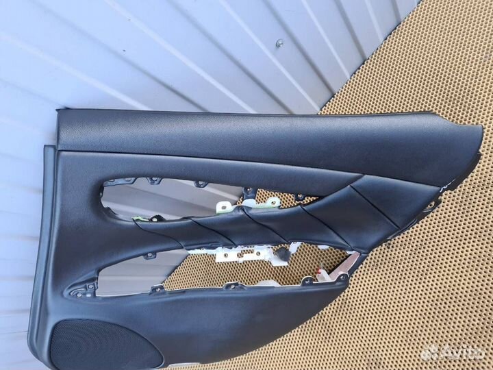 Обшивка двери задняя правая Infiniti M25 M37 Q70