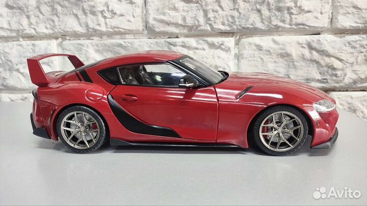 Toyota GR Supra Streetlighter 1:18 solido