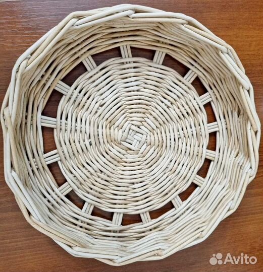 Поднос плетеный для