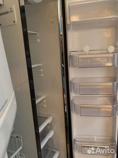 Холодильник бу whirlpool, торг уместен